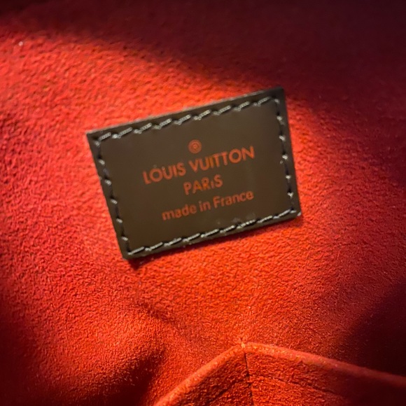 Louis Vuitton Damier Ebene Trevi PM Shoulder Bag - Picture 8 of 11